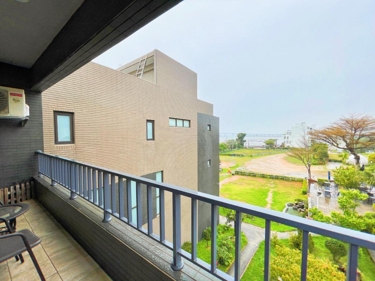 Breeze And Waves Hostel Jinning Exterior foto