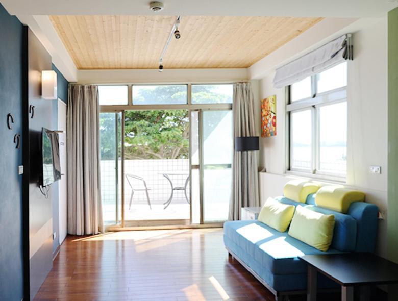 Breeze And Waves Hostel Jinning Exterior foto